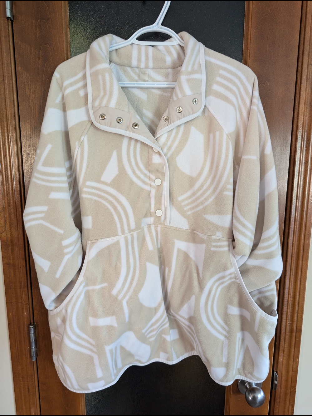 Beige & White Geometric Fleece Pullover Hoodie